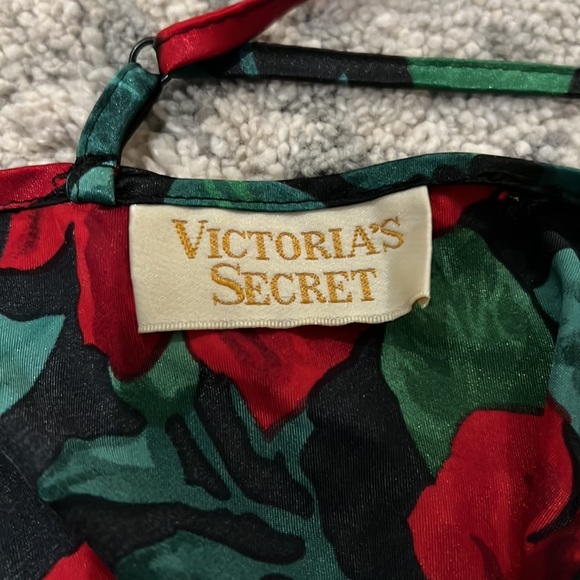 *3 for $20 Vintage Victoria Secret lingerie/gown size large - Picture 3 of 3